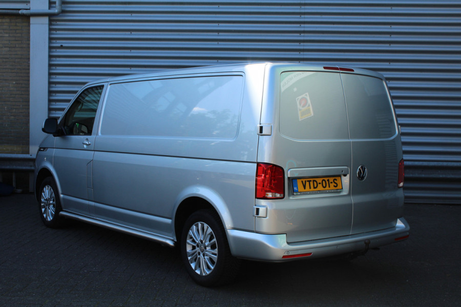 Volkswagen Transporter 2.0 TDI 150pk L2H1 Bulli DSG NL-Auto NAP Airco Cruise Navi Camera 17"LMV Sidebars Trekhaak 2500kg