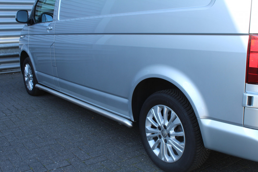 Volkswagen Transporter 2.0 TDI 150pk L2H1 Bulli DSG NL-Auto NAP Airco Cruise Navi Camera 17"LMV Sidebars Trekhaak 2500kg