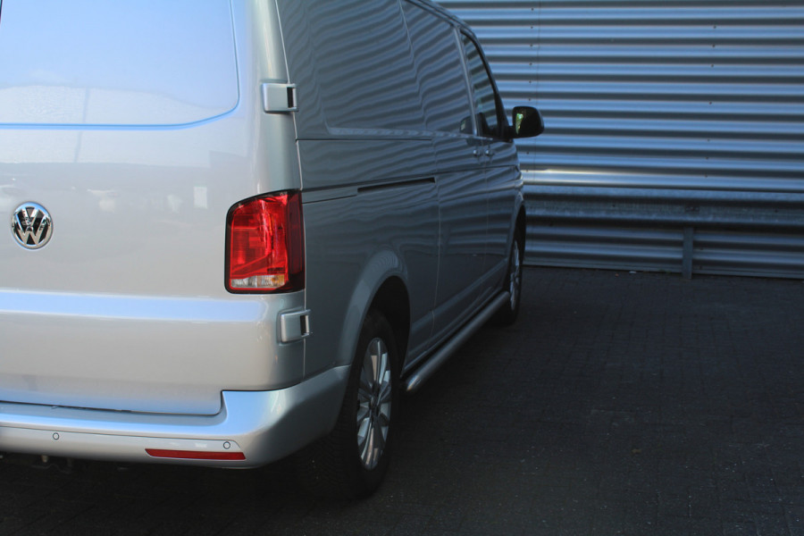 Volkswagen Transporter 2.0 TDI 150pk L2H1 Bulli DSG NL-Auto NAP Airco Cruise Navi Camera 17"LMV Sidebars Trekhaak 2500kg