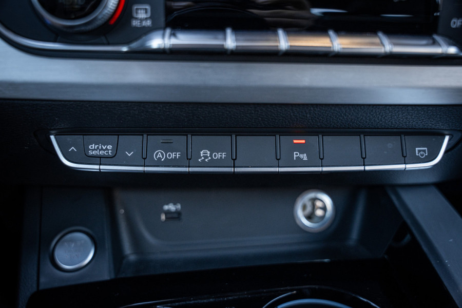 Audi A4 Avant 35 TFSI S edition - S Line | Panorama | ACC | Keyless | Camera