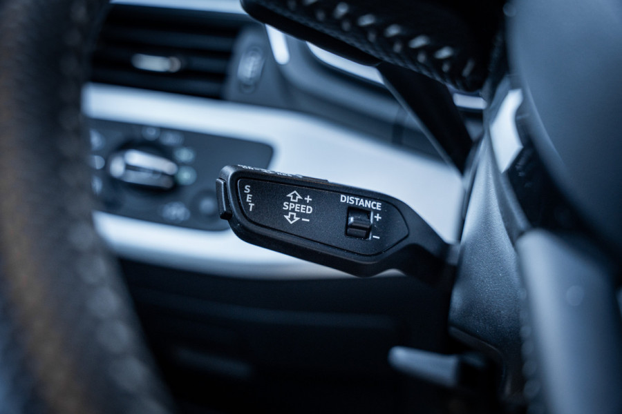 Audi A4 Avant 35 TFSI S edition - S Line | Panorama | ACC | Keyless | Camera