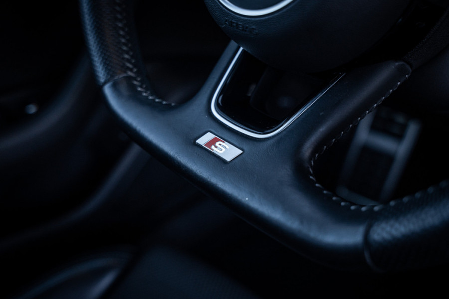 Audi A4 Avant 35 TFSI S edition - S Line | Panorama | ACC | Keyless | Camera