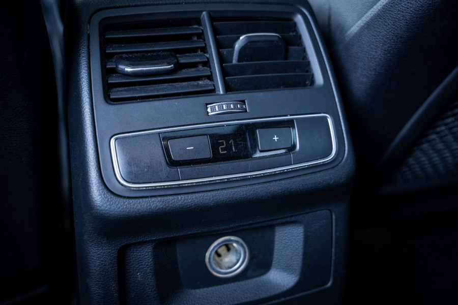 Audi A4 Avant 35 TFSI S edition - S Line | Panorama | ACC | Keyless | Camera
