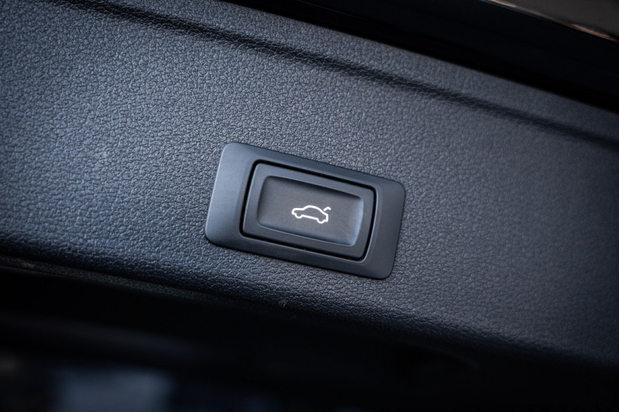 Audi A4 Avant 35 TFSI S edition - S Line | Panorama | ACC | Keyless | Camera