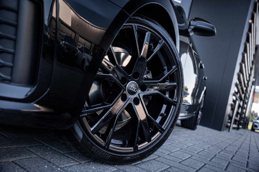 Audi A4 Avant 35 TFSI S edition - S Line | Panorama | ACC | Keyless | Camera