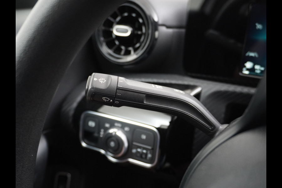 Mercedes-Benz A-Klasse 180 Sedan Navi Ecc Camera Cruise Control Pdc Keyless Stoelverwarming Regen-Lichtsensor Led Lmv Bluetooth