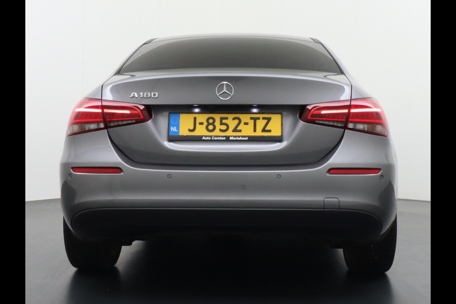 Mercedes-Benz A-Klasse 180 Sedan Navi Ecc Camera Cruise Control Pdc Keyless Stoelverwarming Regen-Lichtsensor Led Lmv Bluetooth