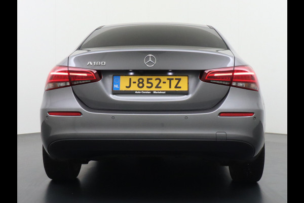 Mercedes-Benz A-Klasse 180 Sedan Navi Ecc Camera Cruise Control Pdc Keyless Stoelverwarming Regen-Lichtsensor Led Lmv Bluetooth