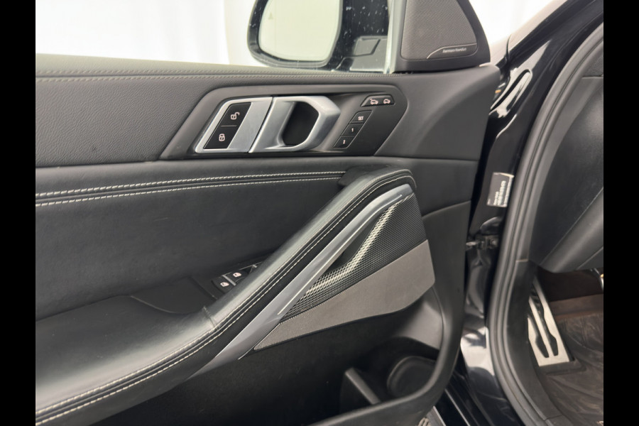 BMW X6 M50d High Executive AWD (INCL-BTW) Aut. *PANO | HEAD-UP | LASER-LIGHT | LUXURY-LEATHER | ADAPTIVE-CRUISE | SOFT-CLOSE | HARMAN/KARDON | BLIND-SPOT | MEMORY-PACK | BMW-INDIVIDUAL | HEATED-SPORTSEATS | TOP-VIEW | TOWB