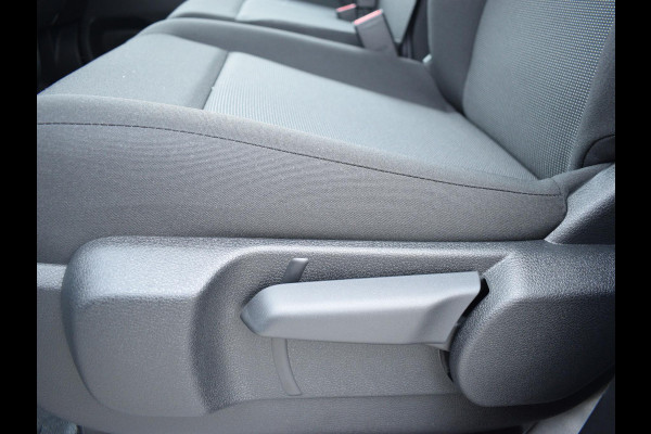 Peugeot e-Expert EV L3 75 kWh 3 ZITS | 0% RENTE | NAVI & CARPLAY | ACHTERUITRIJCAMERA MET SENSOREN | E.C.C. | UIT VOORRAAD LEVERBAAR