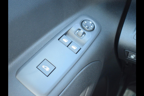 Peugeot e-Partner 136 L2 50 kWh | 0% rente | Apple Carplay | parkeersensoren + camera | navigatie | rijklaarprijs