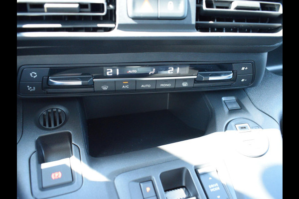 Peugeot e-Partner 136 L2 50 kWh | 0% rente | Apple Carplay | parkeersensoren + camera | navigatie | rijklaarprijs