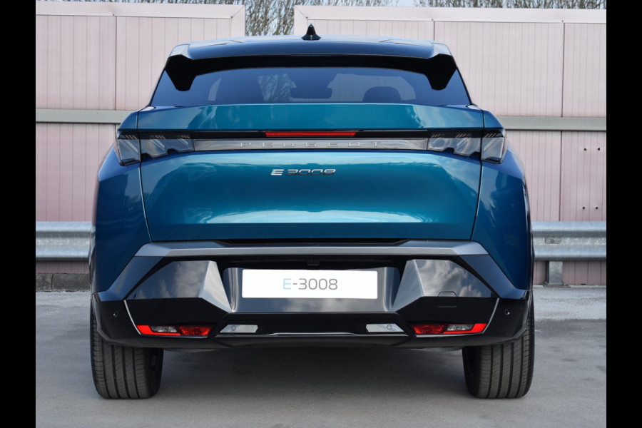 Peugeot E-3008 GT Avantage 210 73 kWh WARMTEPOMP | 360 CAMERA MET SENSOREN | NAVIGATIE / CARPLAY | UIT VOORRAAD LEVERBAAR