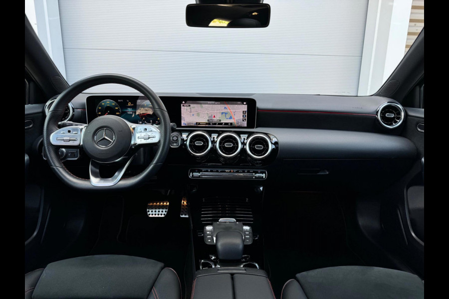 Mercedes-Benz A-Klasse 180 Business Solution AMG Pano/Camera