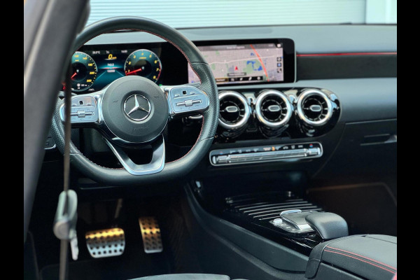 Mercedes-Benz A-Klasse 180 Business Solution AMG Pano/Camera