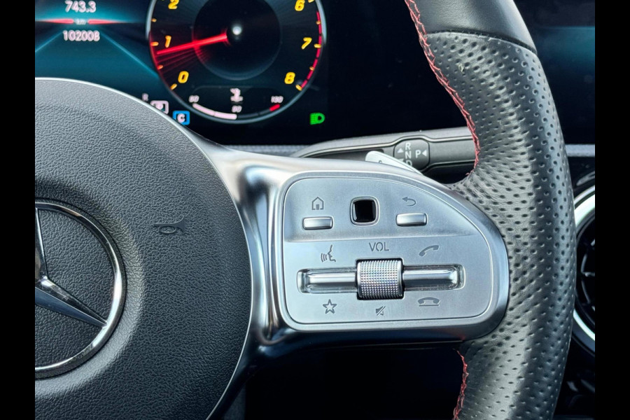 Mercedes-Benz A-Klasse 180 Business Solution AMG Pano/Camera