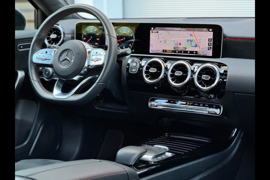 Mercedes-Benz A-Klasse 180 Business Solution AMG Pano/Camera