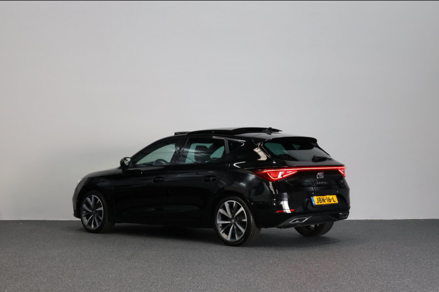 Seat Leon 1.5 eTSI FR LED/SFEER/VIRTUAL/PANORAMADAK/S.VERWARMING/18' LMV/CAM/ACC/ECC/12 MND GARANTIE!