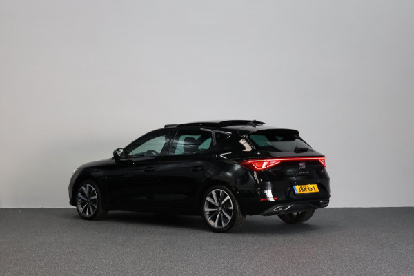 Seat Leon 1.5 eTSI FR LED/SFEER/VIRTUAL/PANORAMADAK/S.VERWARMING/18' LMV/CAM/ACC/ECC/12 MND GARANTIE!