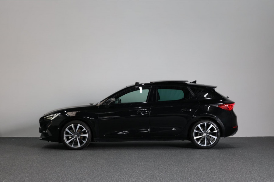 Seat Leon 1.5 eTSI FR LED/SFEER/VIRTUAL/PANORAMADAK/S.VERWARMING/18' LMV/CAM/ACC/ECC/12 MND GARANTIE!