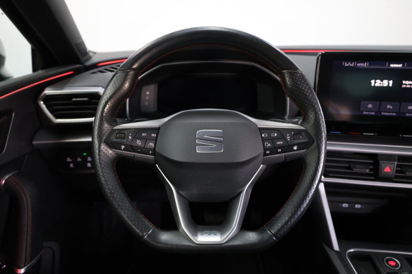 Seat Leon 1.5 eTSI FR LED/SFEER/VIRTUAL/PANORAMADAK/S.VERWARMING/18' LMV/CAM/ACC/ECC/12 MND GARANTIE!