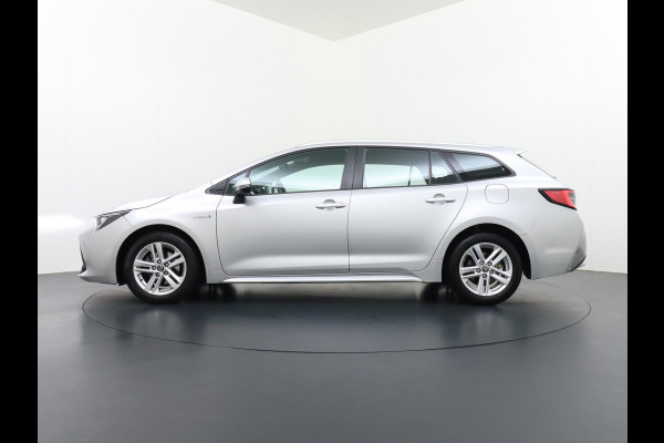 Toyota Corolla Touring Sports 1.8 Hybrid Active VAN: 19.900,- VOOR: 17.877,- UW HERFSTVOORDEEL: 2.023,- ORIG. NL. NAP KM. | CAMERA  DEALER ONDERHOUDEN | 10 JAAR TOYOTAGARANTIE