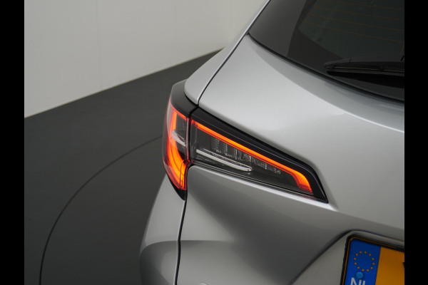 Toyota Corolla Touring Sports 1.8 Hybrid Active VAN: 19.900,- VOOR: 17.877,- UW HERFSTVOORDEEL: 2.023,- ORIG. NL. NAP KM. | CAMERA  DEALER ONDERHOUDEN | 10 JAAR TOYOTAGARANTIE