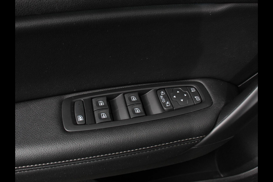 Renault MEGANE Estate 1.6 E-Tech PHEV 160pk Techno Leder Pack Airco|ECC Navi Carplay PDC VA + Camera Trekhaak Massage Full LED 160 pk