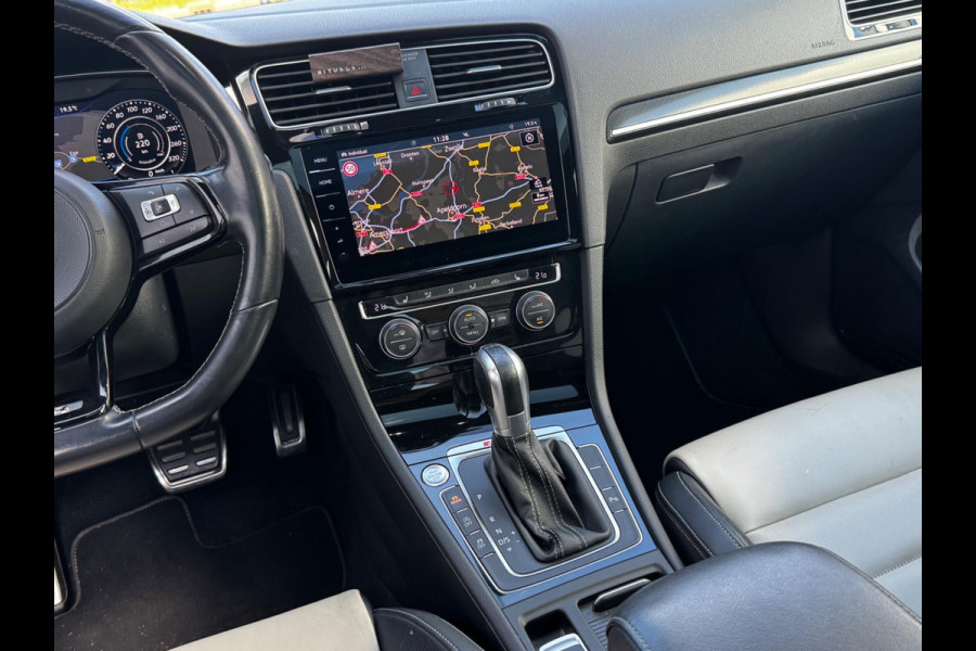 Volkswagen Golf 2.0TSI R 4MOTION 310PK PANO VIRTUAL DASH ADAPTIVE CRUISE CARPLAY LEDER ELEKTRISCHE VERSTELLING