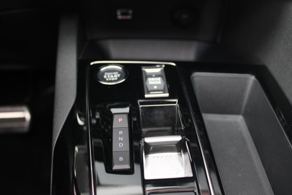 Peugeot 3008 1.6 HYbrid4 300PK GT 4WD | PANORAMISCH SCHUIF/KANTEL DAK | 19" LICHTMETALEN VELGEN "BLACK PACK" | DODEHOEK DETECTIE | NAVIGATIE | APPLE CARPLAY/ANDROID AUTO | ADAPTIVE CRUISE CONTROL | ACHTERUITRIJ CAMERA | PARKEERSENSOREN VOOR EN ACHTER | FULL LED KOPLAMPEN | CLIMATE CONTROL | DAB+ RADIO |