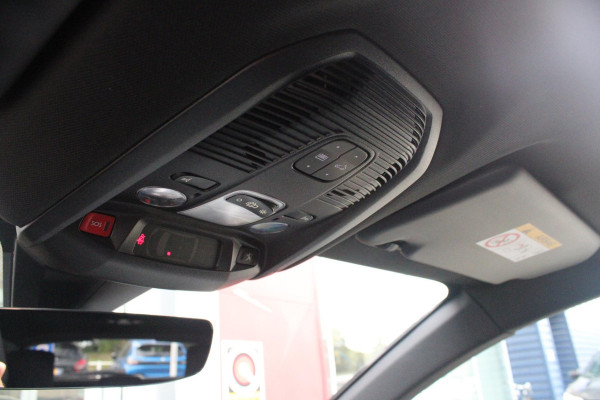 Peugeot 3008 1.6 HYbrid4 300PK GT 4WD | PANORAMISCH SCHUIF/KANTEL DAK | 19" LICHTMETALEN VELGEN "BLACK PACK" | DODEHOEK DETECTIE | NAVIGATIE | APPLE CARPLAY/ANDROID AUTO | ADAPTIVE CRUISE CONTROL | ACHTERUITRIJ CAMERA | PARKEERSENSOREN VOOR EN ACHTER | FULL LED KOPLAMPEN | CLIMATE CONTROL | DAB+ RADIO |