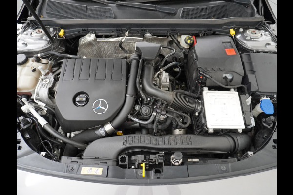 Mercedes-Benz A-Klasse 180 Sedan Navi Ecc Camera Cruise Control Pdc Keyless Stoelverwarming Regen-Lichtsensor Led Lmv Bluetooth