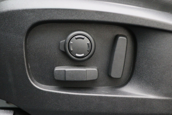 Land Rover Defender 2.0 D240 110 HSE Leer, 360° Camera, Panoramadak, Luchtvering, Meridian Audio, Trekhaak