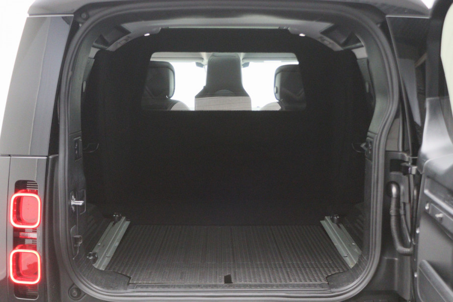Land Rover Defender 2.0 D240 110 HSE Leer, 360° Camera, Panoramadak, Luchtvering, Meridian Audio, Trekhaak