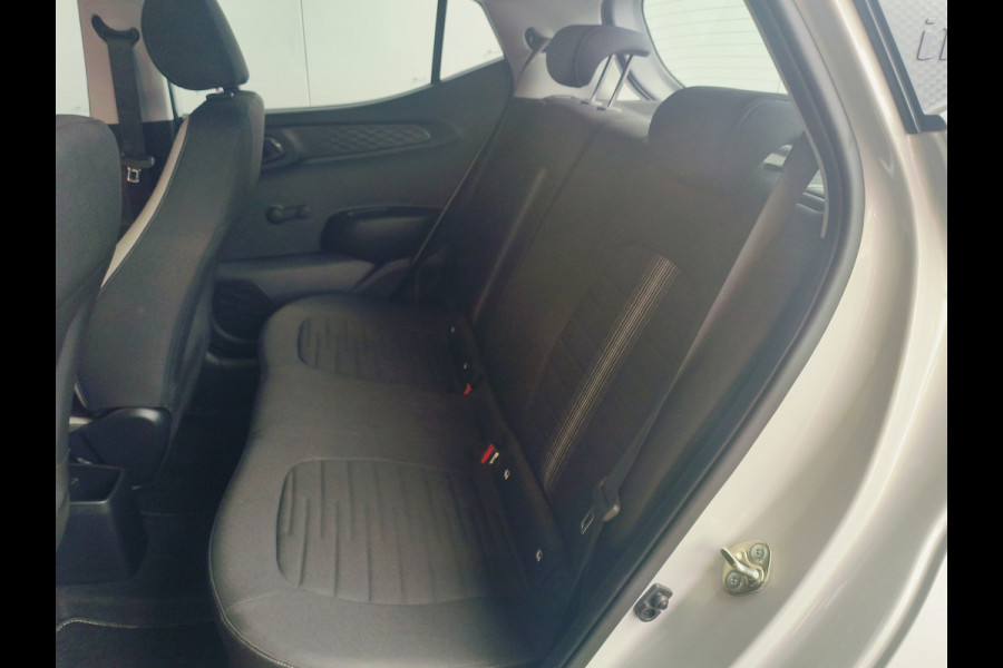 Hyundai i10 1.0 Comfort Smart AUTOMAAT uit 2024 Rijklaar + Fabrieksgarantie tot 04-2029 Henk Jongen Auto's in Helmond,  al 50 jaar service zoals 't hoort!