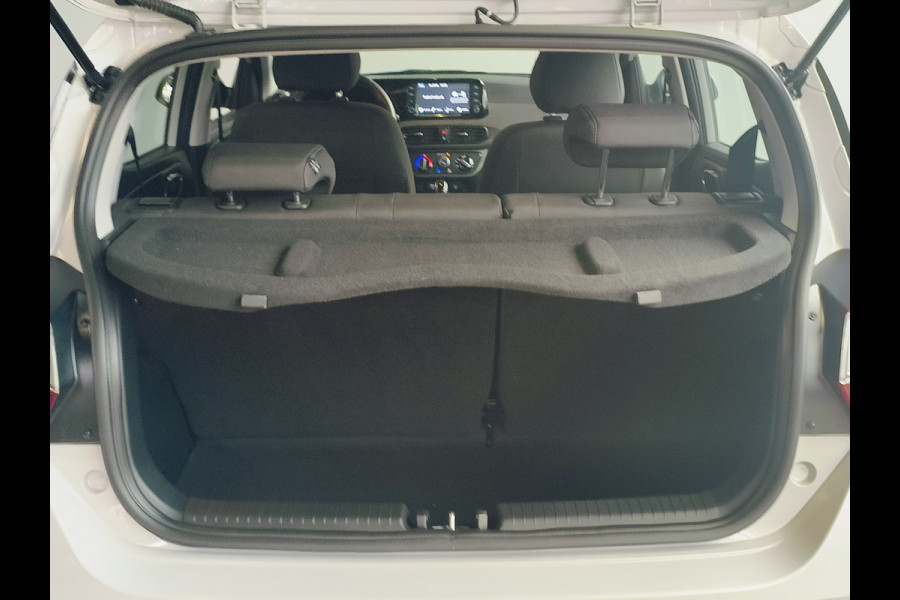Hyundai i10 1.0 Comfort Smart AUTOMAAT uit 2024 Rijklaar + Fabrieksgarantie tot 04-2029 Henk Jongen Auto's in Helmond,  al 50 jaar service zoals 't hoort!