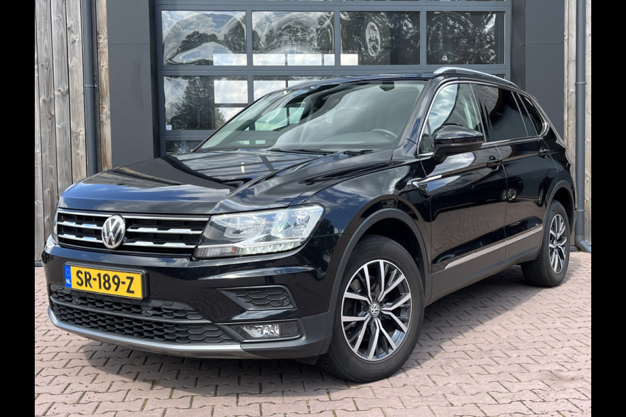 Volkswagen Tiguan Allspace 1.4 TSI Comfortline Business 7p. | Pano | Trekhaak | Stoelverwarming | Navi | ACC | App-connect | Elek. achterklep | All-seasons |