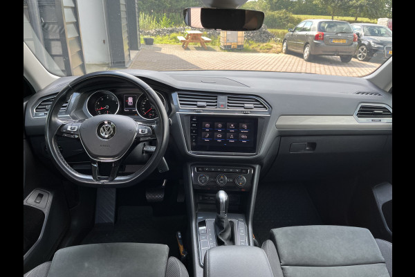 Volkswagen Tiguan Allspace 1.4 TSI Comfortline Business 7p. | Pano | Trekhaak | Stoelverwarming | Navi | ACC | App-connect | Elek. achterklep | All-seasons |