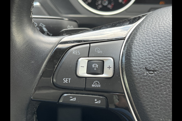 Volkswagen Tiguan Allspace 1.4 TSI Comfortline Business 7p. | Pano | Trekhaak | Stoelverwarming | Navi | ACC | App-connect | Elek. achterklep | All-seasons |