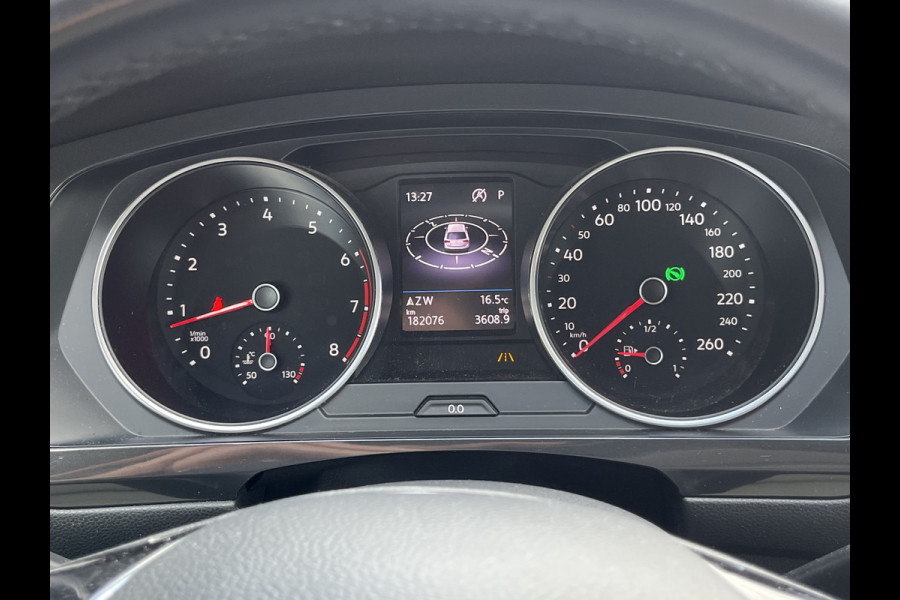 Volkswagen Tiguan Allspace 1.4 TSI Comfortline Business 7p. | Pano | Trekhaak | Stoelverwarming | Navi | ACC | App-connect | Elek. achterklep | All-seasons |
