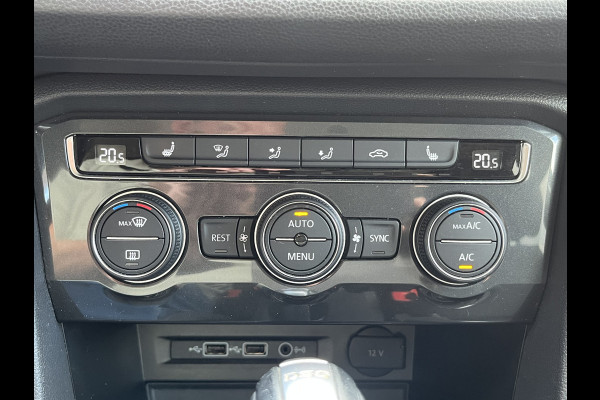 Volkswagen Tiguan Allspace 1.4 TSI Comfortline Business 7p. | Pano | Trekhaak | Stoelverwarming | Navi | ACC | App-connect | Elek. achterklep | All-seasons |