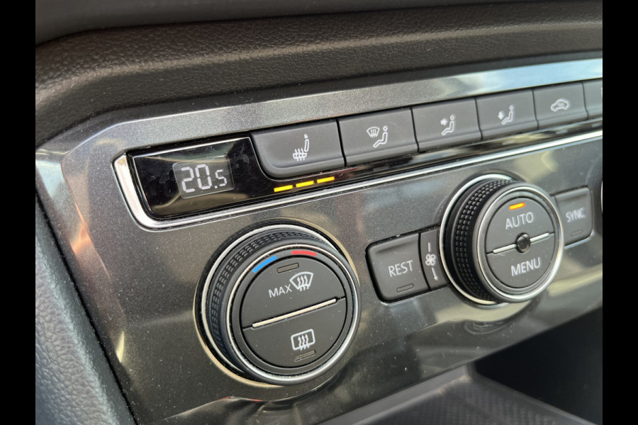Volkswagen Tiguan Allspace 1.4 TSI Comfortline Business 7p. | Pano | Trekhaak | Stoelverwarming | Navi | ACC | App-connect | Elek. achterklep | All-seasons |