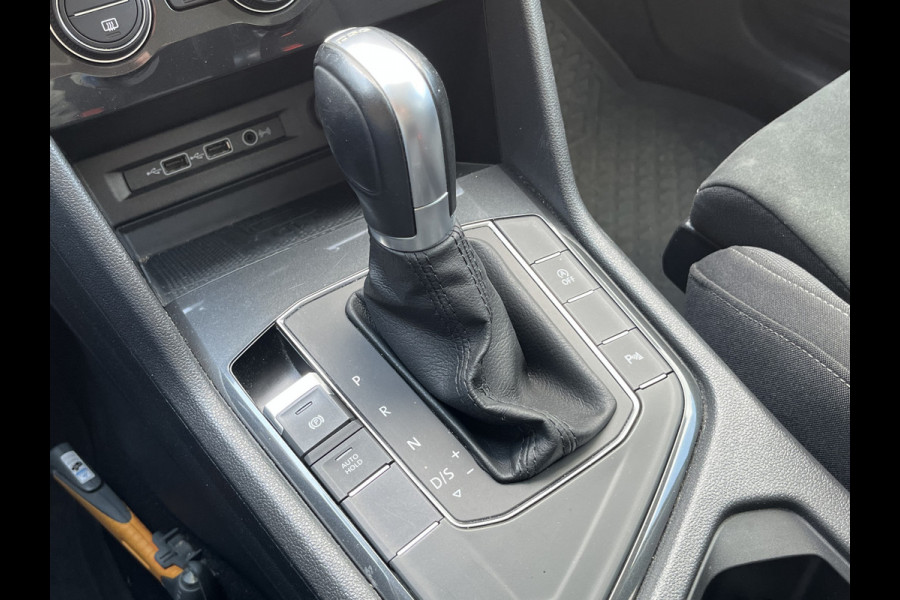 Volkswagen Tiguan Allspace 1.4 TSI Comfortline Business 7p. | Pano | Trekhaak | Stoelverwarming | Navi | ACC | App-connect | Elek. achterklep | All-seasons |