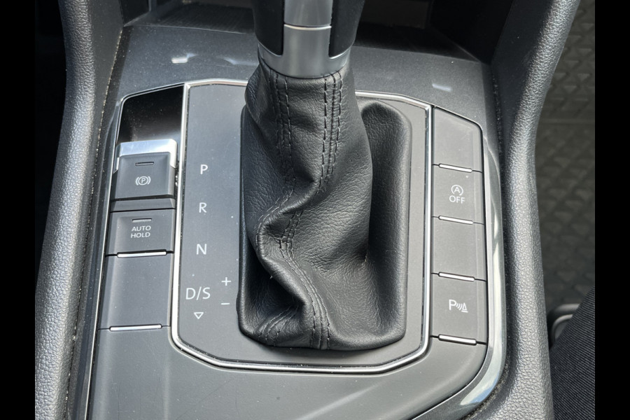 Volkswagen Tiguan Allspace 1.4 TSI Comfortline Business 7p. | Pano | Trekhaak | Stoelverwarming | Navi | ACC | App-connect | Elek. achterklep | All-seasons |