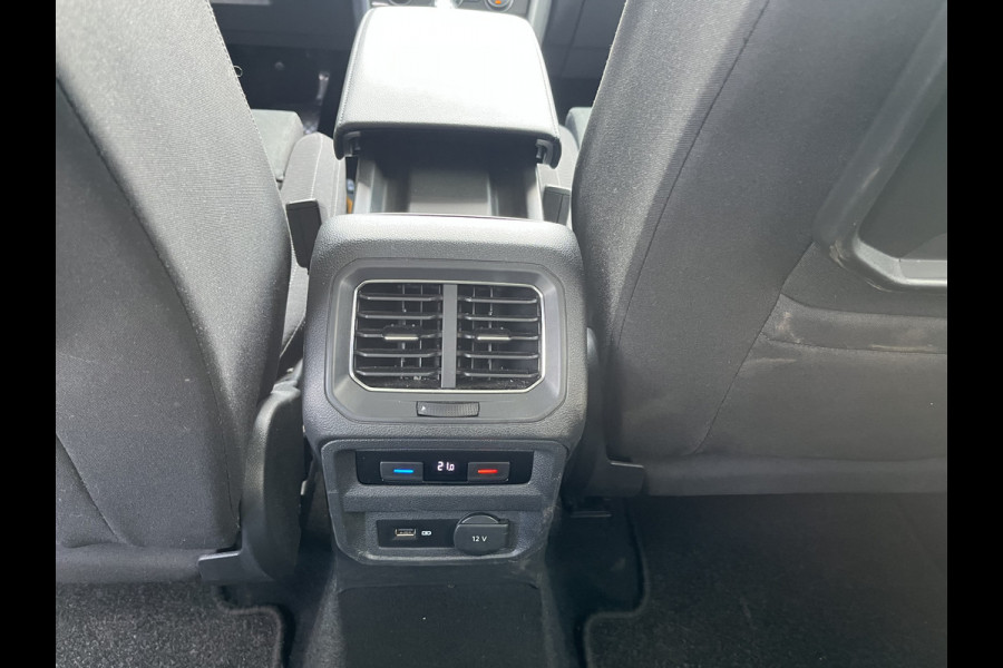 Volkswagen Tiguan Allspace 1.4 TSI Comfortline Business 7p. | Pano | Trekhaak | Stoelverwarming | Navi | ACC | App-connect | Elek. achterklep | All-seasons |