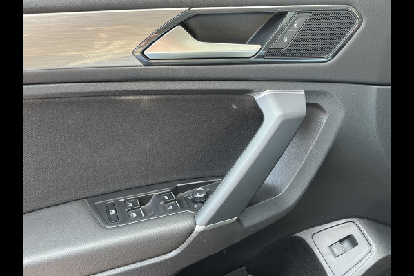 Volkswagen Tiguan Allspace 1.4 TSI Comfortline Business 7p. | Pano | Trekhaak | Stoelverwarming | Navi | ACC | App-connect | Elek. achterklep | All-seasons |