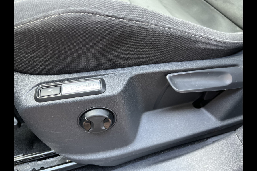 Volkswagen Tiguan Allspace 1.4 TSI Comfortline Business 7p. | Pano | Trekhaak | Stoelverwarming | Navi | ACC | App-connect | Elek. achterklep | All-seasons |