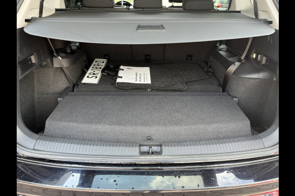 Volkswagen Tiguan Allspace 1.4 TSI Comfortline Business 7p. | Pano | Trekhaak | Stoelverwarming | Navi | ACC | App-connect | Elek. achterklep | All-seasons |