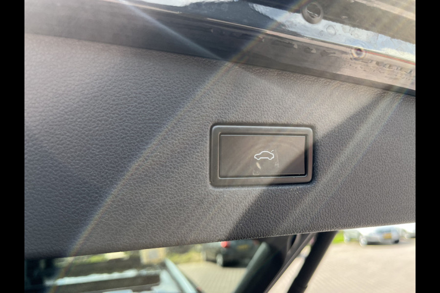 Volkswagen Tiguan Allspace 1.4 TSI Comfortline Business 7p. | Pano | Trekhaak | Stoelverwarming | Navi | ACC | App-connect | Elek. achterklep | All-seasons |