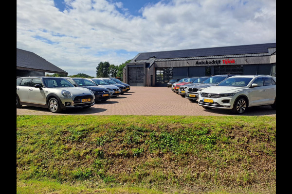 Volkswagen Tiguan Allspace 1.4 TSI Comfortline Business 7p. | Pano | Trekhaak | Stoelverwarming | Navi | ACC | App-connect | Elek. achterklep | All-seasons |